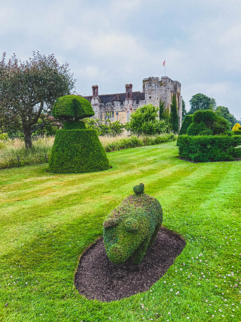 topiary hever castle