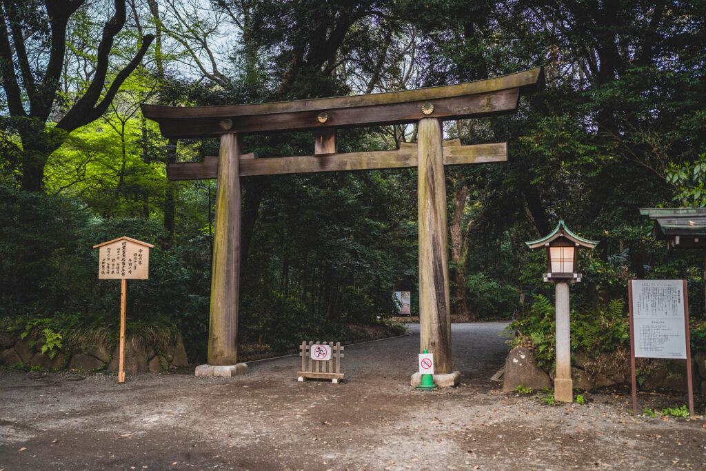 entrance to meiji jingu