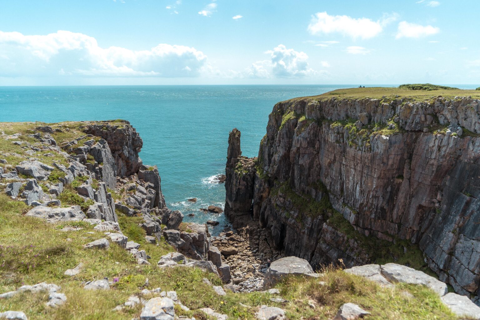 How to Visit St Govan's Chapel, Pembrokeshire | solosophie
