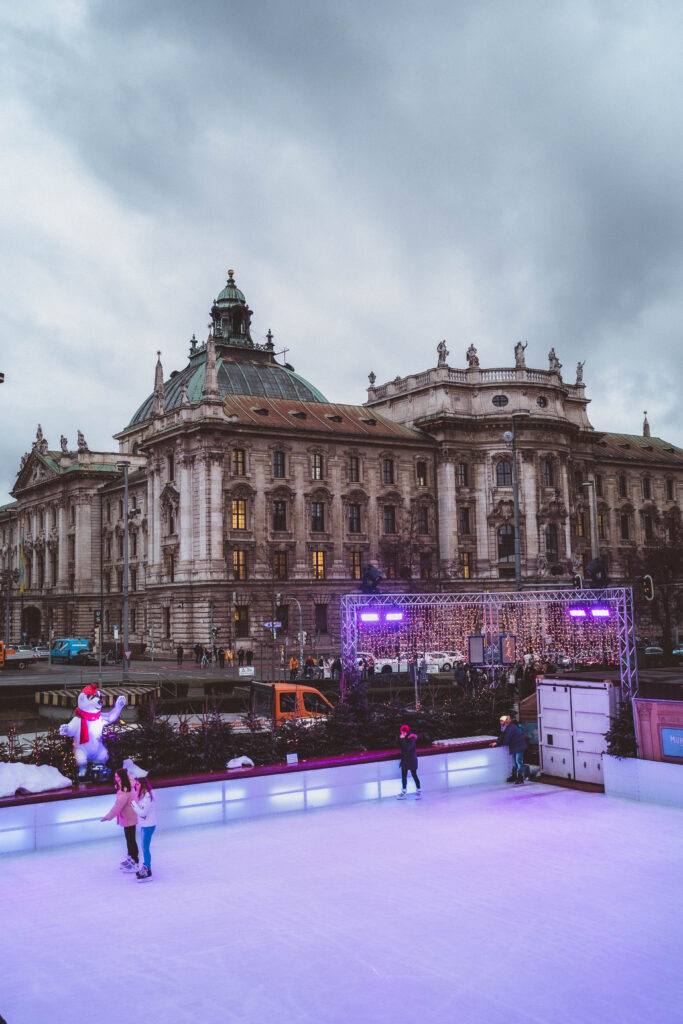 karlsplatz ice skating