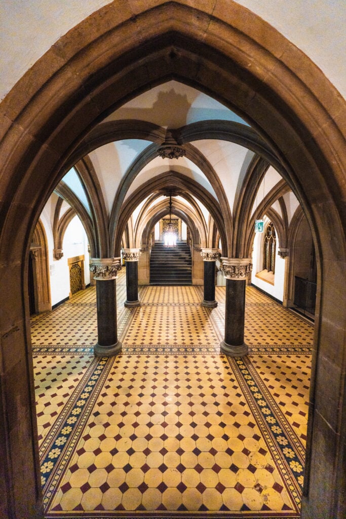 vaults approaching munich law library