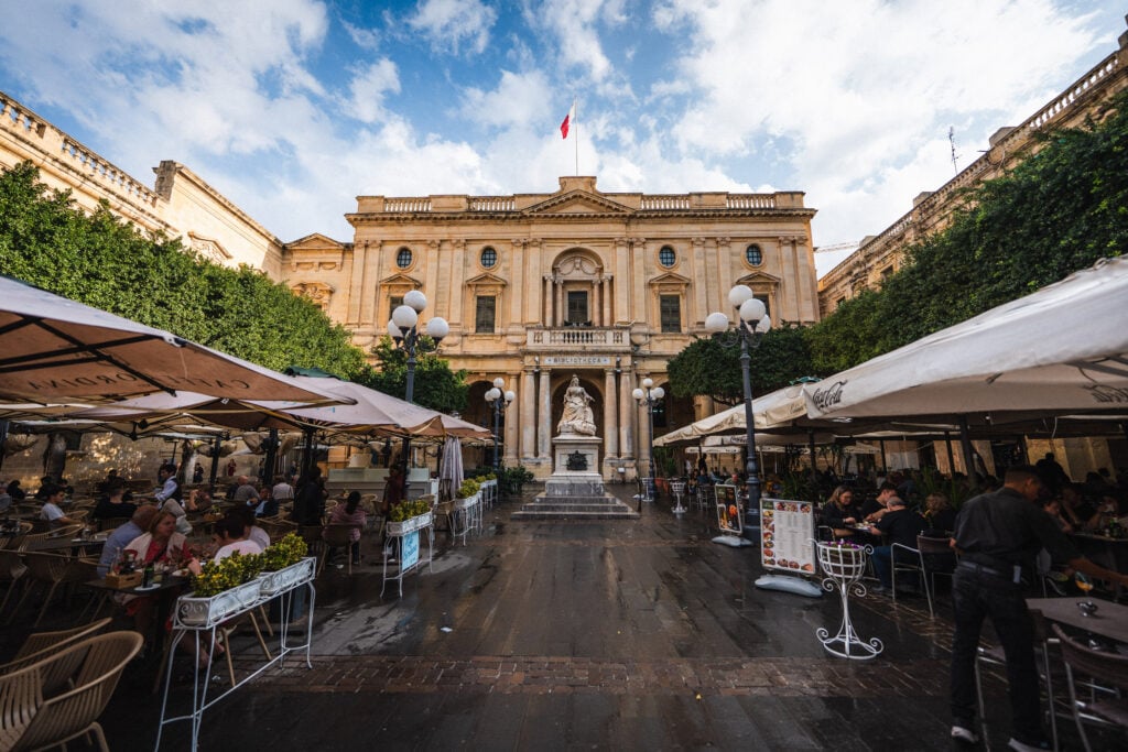 Queen Victoria Statue