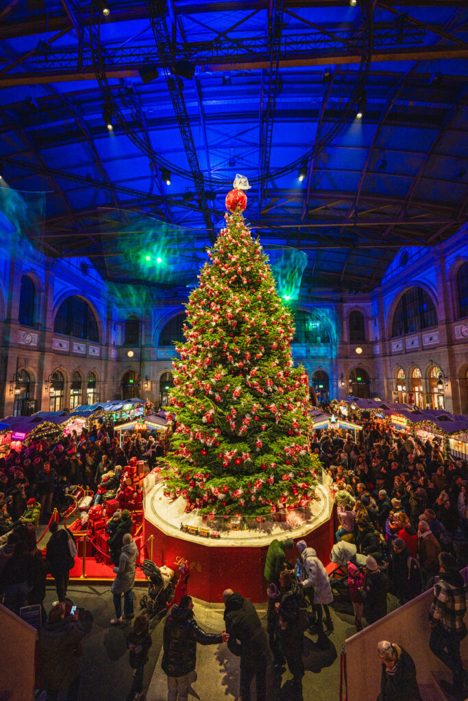 zurich train station christmas market