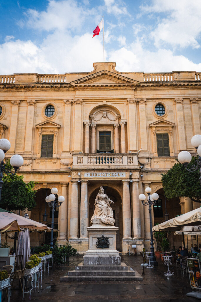 victoria statue Valletta