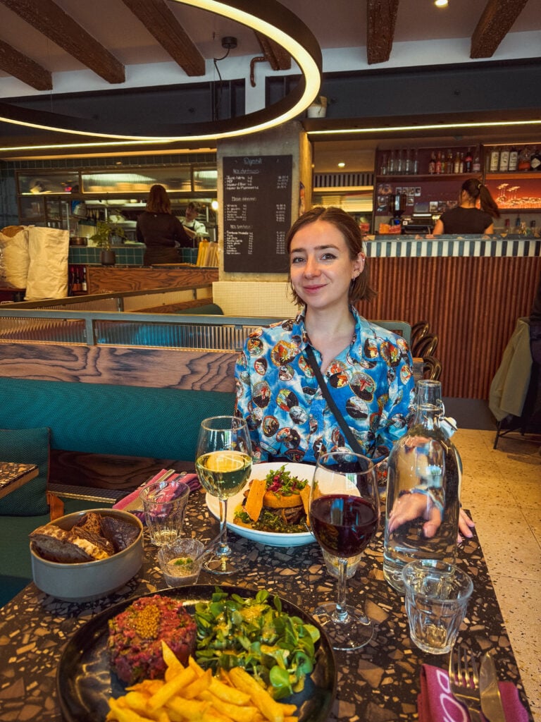 sophie nadeau eating french food