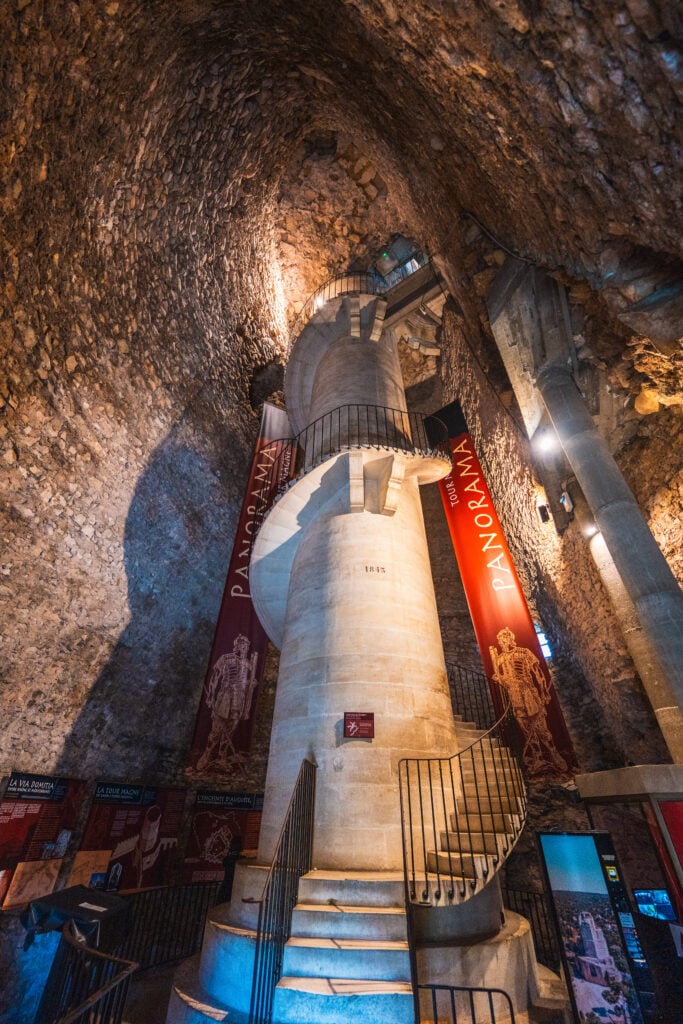 tour magne staircase
