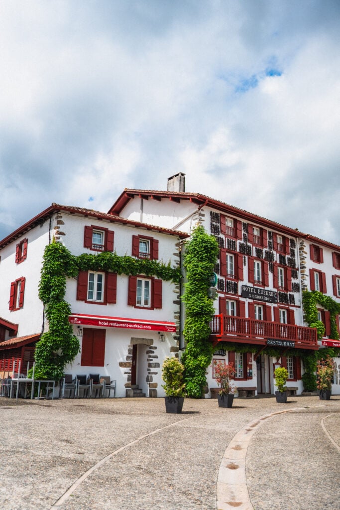 espelette travel guide