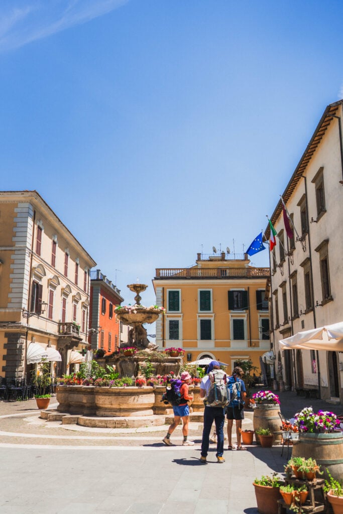 sutri piazza del comune