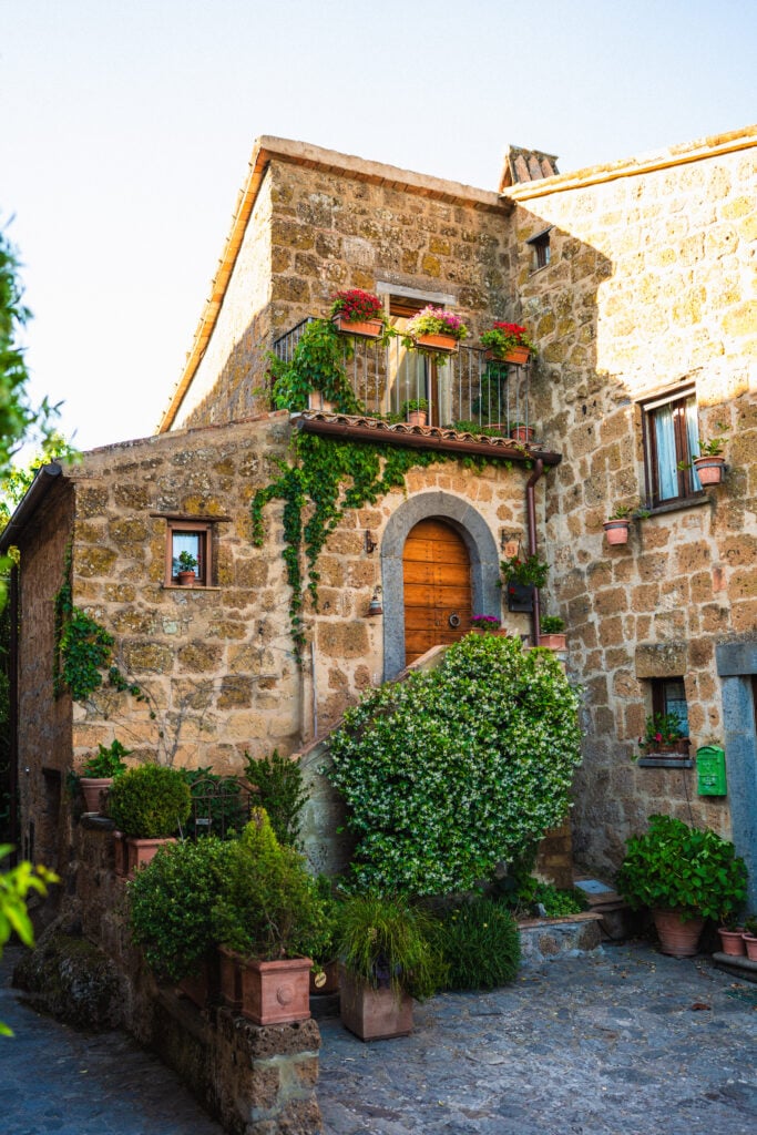 architecture in civita di bagnoregio