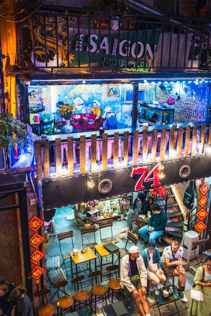 bar on hanoi train street