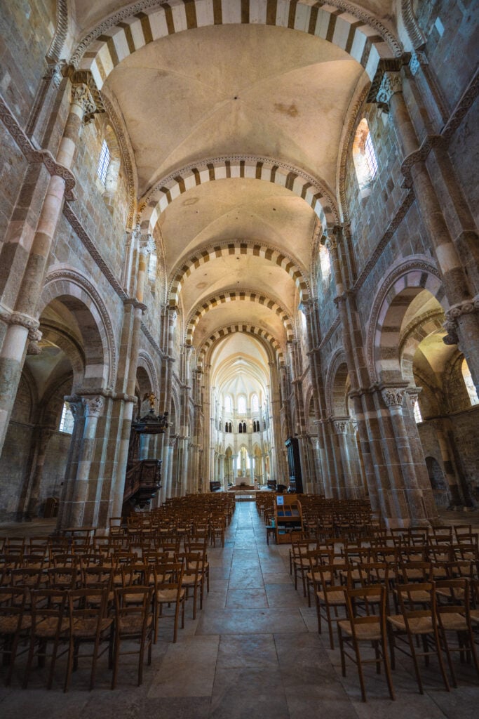 vezelay basilica interior