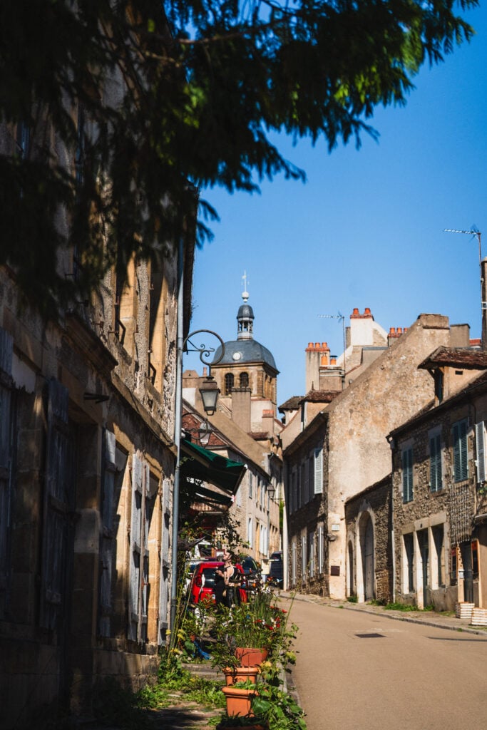 historic street view in vezelay