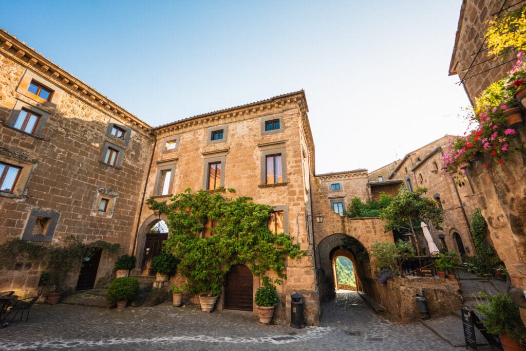 piazza civita di bagnoregio