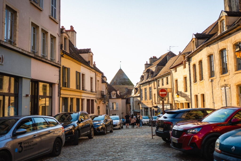 semur-en-auxois town centre