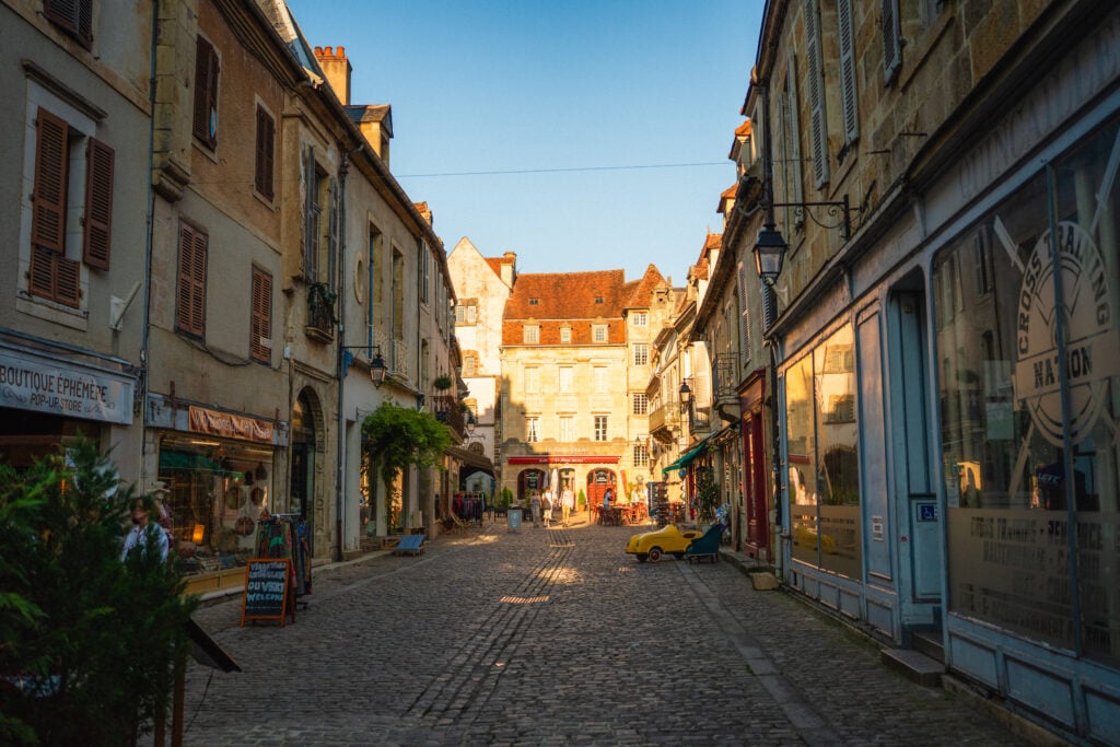 courtyard semur-en-auxois