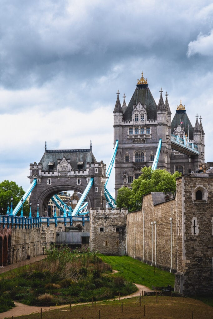 tower bridge in london