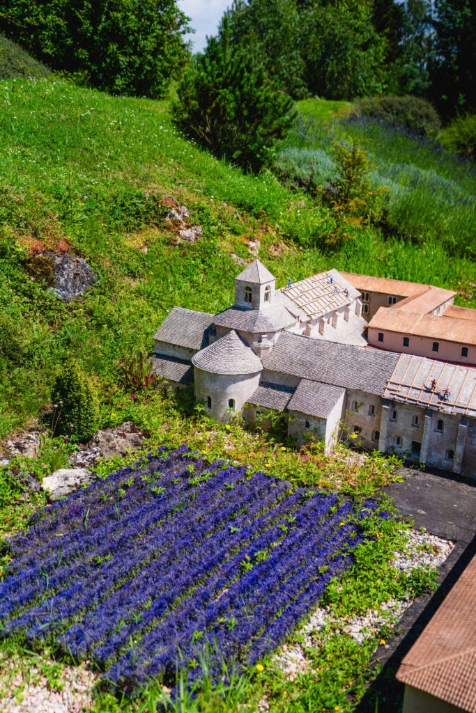abbaye de senanque france miniature