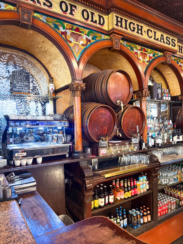 crown liquor saloon belfast