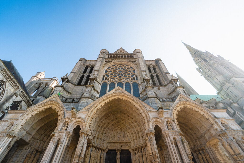 facade chartres cathedral